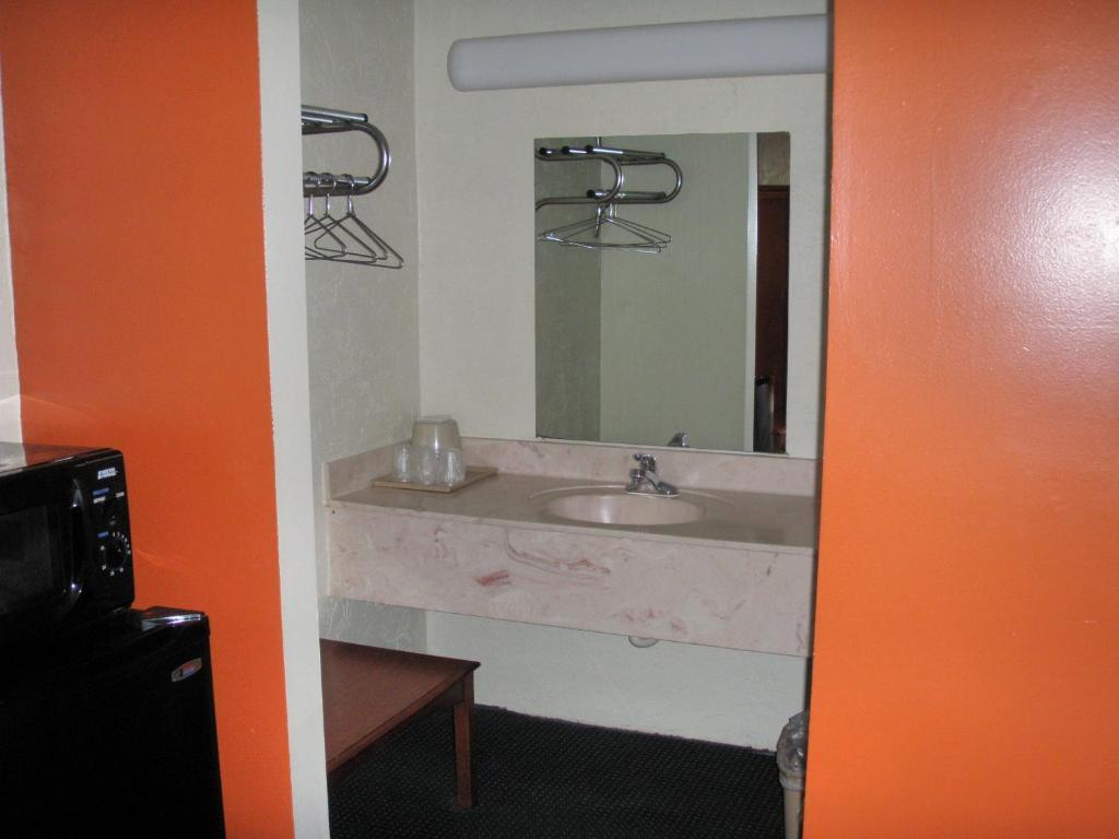 Applegate Inn Cleveland Room photo